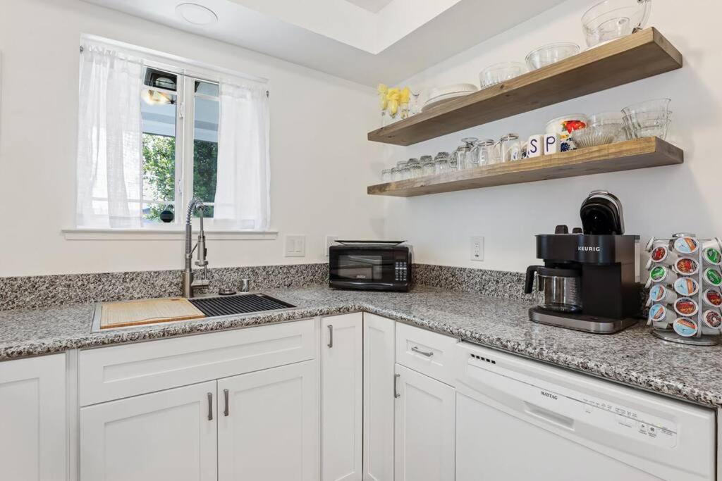 Trinity Escape Entire Home Near Lodi Lake Ngoại thất bức ảnh